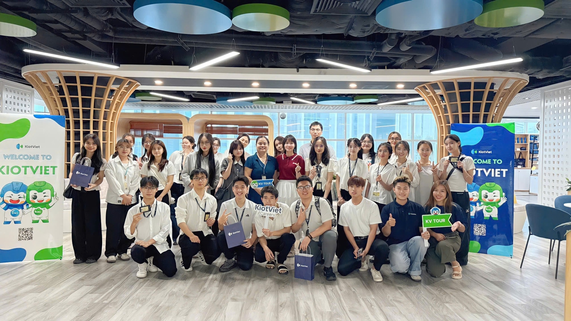 CHƯƠNG TRÌNH COMPANY TOUR KIOTVIET x TLU 05.2025